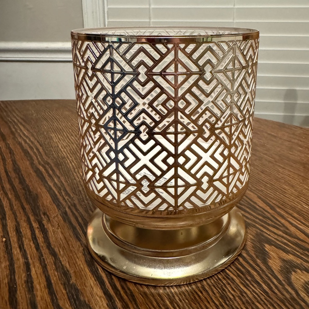 Bath & Body Works Geometric Pedestal Medium Candle Holder 5.25x4.25in White Barn